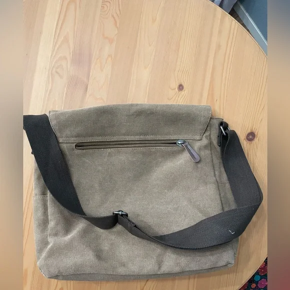 Canvas Messenger Bag for Men Women Travel Satchel Shoulder bag
15.6 Inch Laptop - Picture 5 of 10